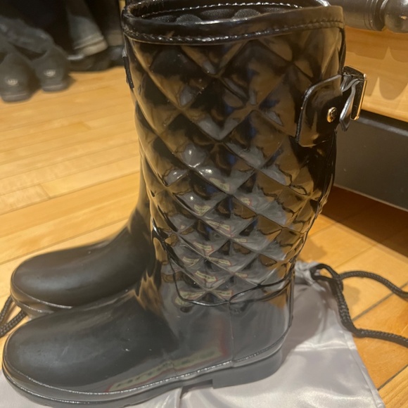 SOLD❤️ Authentic rare HUNTER  black quilted boots - Picture 4 of 7